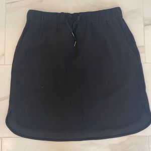Lululemon skirt Excellent condition Sz 12